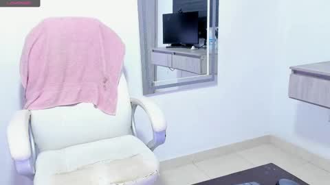 Snapshot of dahian_carter chatting on October 4, 1:42 pm Dahian online show from October 4, 1:42 pm