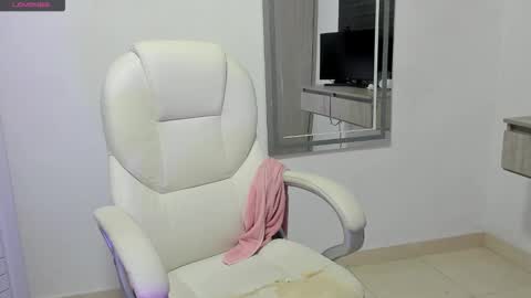 Snapshot of dahian_carter chatting on October 21, 1:01 pm Dahian online show from October 21, 1:01 pm