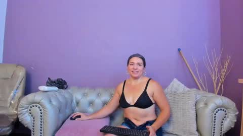 Dahiane Connor online show from November 22, 11:48 pm