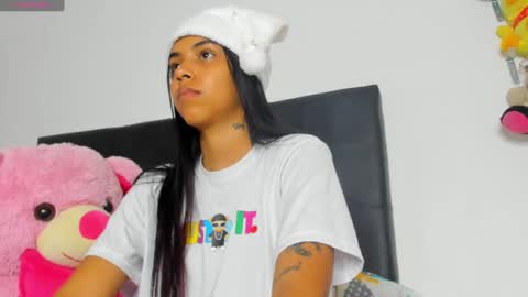    online show from December 6, 9:02 pm