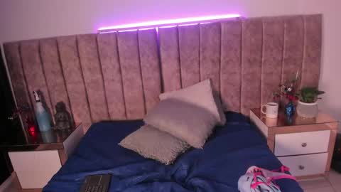 Snapshot of dahlia_rossee chatting on April 24, 8:00 pm dahlia_rossee online show from April 24, 8:00 pm