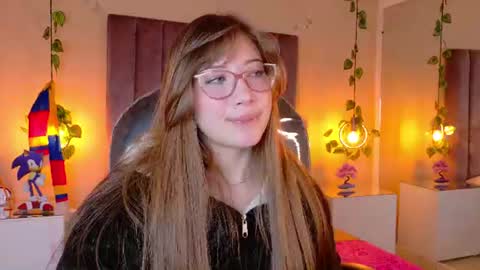 Snapshot of dahlia_rousse chatting on June 20, 5:54 am Dahlia online show from June 20, 5:54 am
