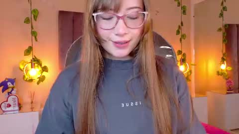 Snapshot of dahlia_rousse chatting on July 1, 5:09 am Dahlia online show from July 1, 5:09 am