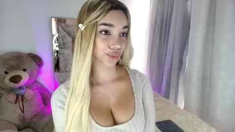 dahnia_cruz online show from October 22, 5:24 pm