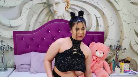 Snapshot of daiana_kimberly chatting on February 25, 6:45 am Daiana Kimberly online show from February 25, 6:45 am