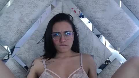 daila_ online show from December 11, 5:26 pm