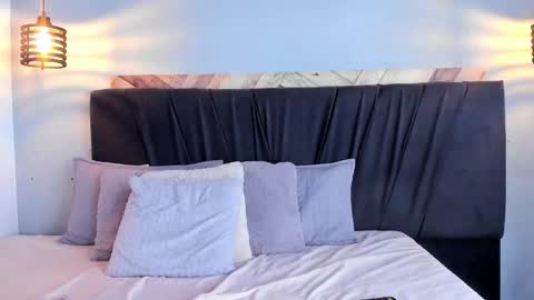 Daila Smith  online show from January 18, 4:44 pm