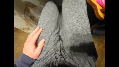 Snapshot of dailyjerker84 chatting on November 14, 10:25 am DailyJerker84 online show from November 14, 10:25 am