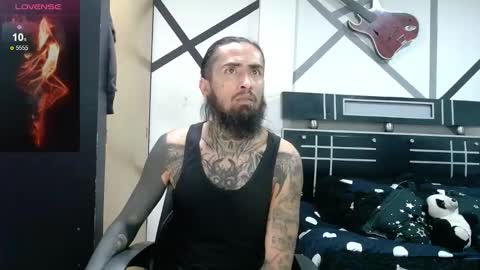 Snapshot of daimon_rock01 chatting on October 22, 5:19 am felipe online show from October 22, 5:19 am