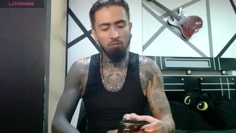 Snapshot of daimon_rock01 chatting on July 27, 4:08 am felipe online show from July 27, 4:08 am