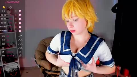 Snapshot of daine_pastry chatting on March 10, 8:15 am Dainy is here online show from March 10, 8:15 am