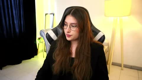 Lauren            online show from September 20, 1:23 pm