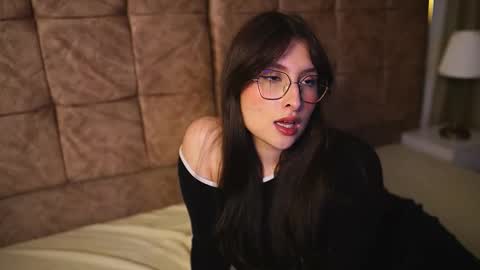 Lauren            online show from March 17, 3:55 am