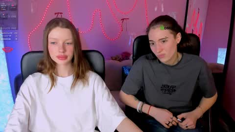 Snapshot of daisy_baby_ chatting on April 4, 7:11 pm daisy online show from April 4, 7:11 pm