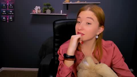 Snapshot of daisy_candy chatting on December 10, 4:24 am Little Di online show from December 10, 4:24 am