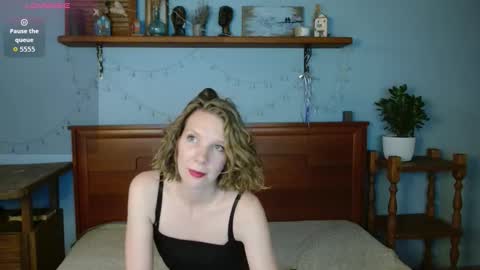 daisy_lovely online show from October 8, 4:43 am
