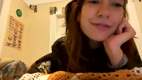 Snapshot of daisybaby699 chatting on September 14, 6:23 am DaisyB3 online show from September 14, 6:23 am