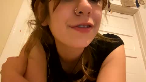 Snapshot of daisybaby699 chatting on April 21, 6:41 am DaisyB3 online show from April 21, 6:41 am