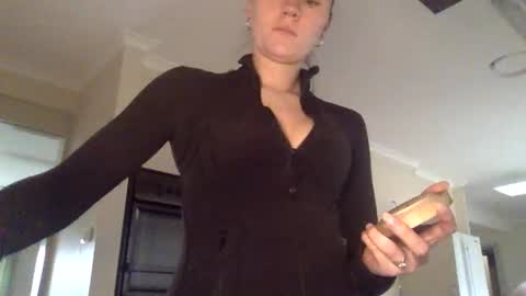 Snapshot of daisycollins1111 chatting on May 28, 2:42 am Daisy online show from May 28, 2:42 am