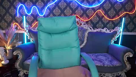 daisydelight_ online show from March 9, 2:54 pm