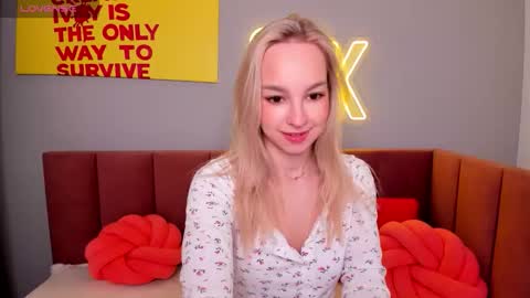 daisymellifluous online show from January 15, 1:32 am