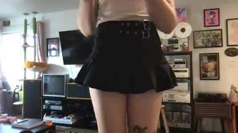 daisymynx online show from April 8, 12:54 am