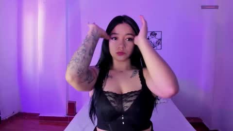 dakostelee1_ online show from February 10, 3:38 pm