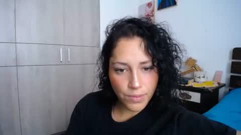 IG  dakotasofiaa online show from December 16, 7:00 pm