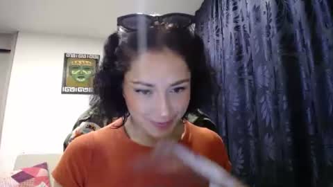 IG  dakotasofiaa online show from December 29, 7:06 am