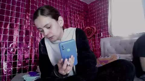 Dakota and Aron online show from October 15, 6:19 pm