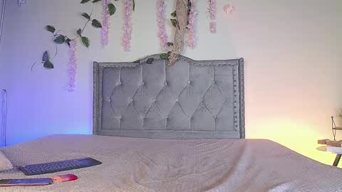 dakota carsson online show from March 13, 1:01 am