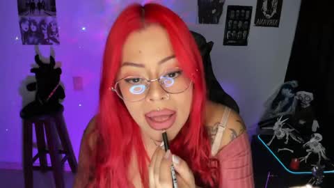 Snapshot of dakota_crab chatting on May 10, 10:48 pm Dakota Crab online show from May 10, 10:48 pm