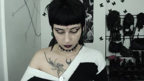 dakota online show from December 18, 3:01 am