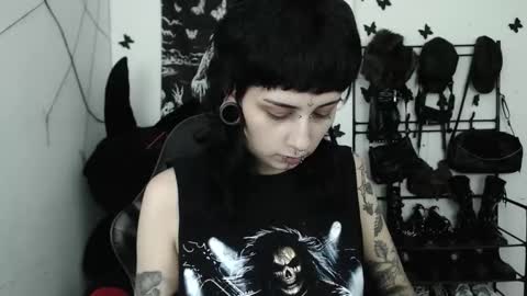 Snapshot of dakota_krall_ chatting on February 1, 2:10 am dakota online show from February 1, 2:10 am