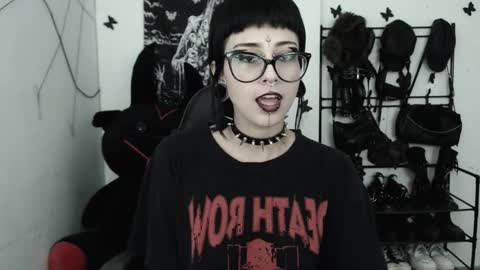 Snapshot of dakota_krall_ chatting on February 5, 3:44 am dakota online show from February 5, 3:44 am