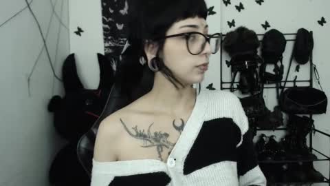 Snapshot of dakota_krall_ chatting on February 14, 3:36 am dakota online show from February 14, 3:36 am