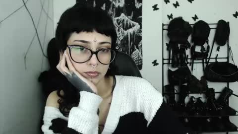 Snapshot of dakota_krall_ chatting on February 21, 2:45 am dakota online show from February 21, 2:45 am