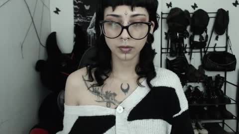 Snapshot of dakota_krall_ chatting on February 27, 3:06 am dakota online show from February 27, 3:06 am