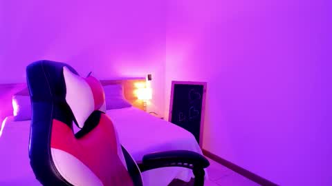 dakota_mars online show from September 25, 11:58 am