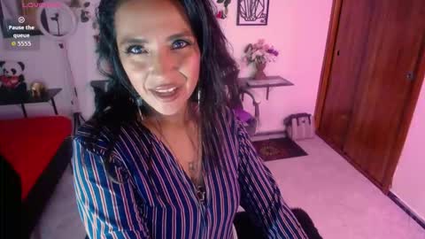 Caroliina online show from February 7, 8:01 pm