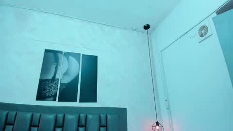 Dakota  online show from May 26, 12:23 pm