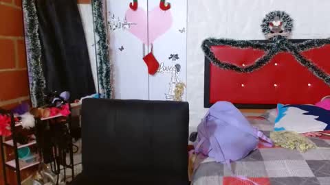 Dakota And Bellamy online show from December 12, 10:09 pm