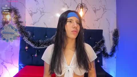 dakotaa_johnson online show from December 3, 11:52 am