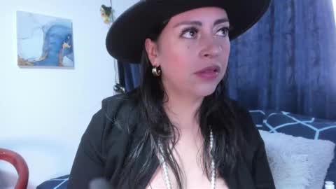 Dakotaagray online show from November 20, 11:32 am