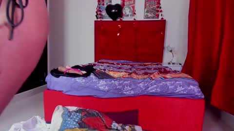 dakotaholand online show from February 15, 10:21 pm