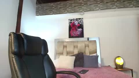 Snapshot of dakotarobbins_ chatting on January 20, 7:25 pm dakotarobbins_ online show from January 20, 7:25 pm