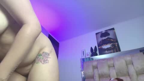 dakotarobbins_ online show from November 19, 8:53 pm