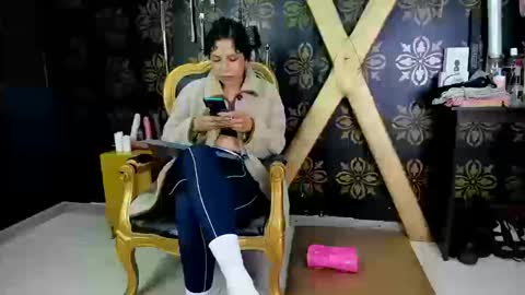  dakotha      online show from January 13, 2:00 pm