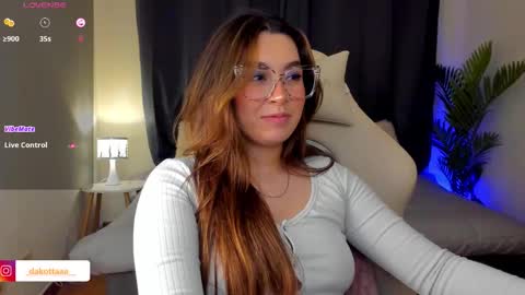 Snapshot of dakottaa__ chatting on October 10, 11:04 pm dakottaa__ online show from October 10, 11:04 pm
