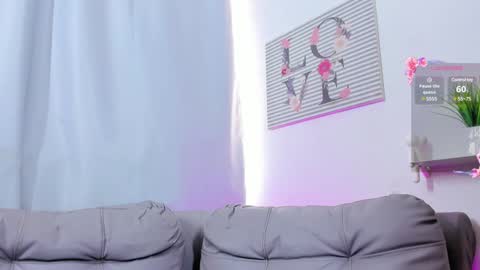 Liz online show from December 2, 9:28 pm